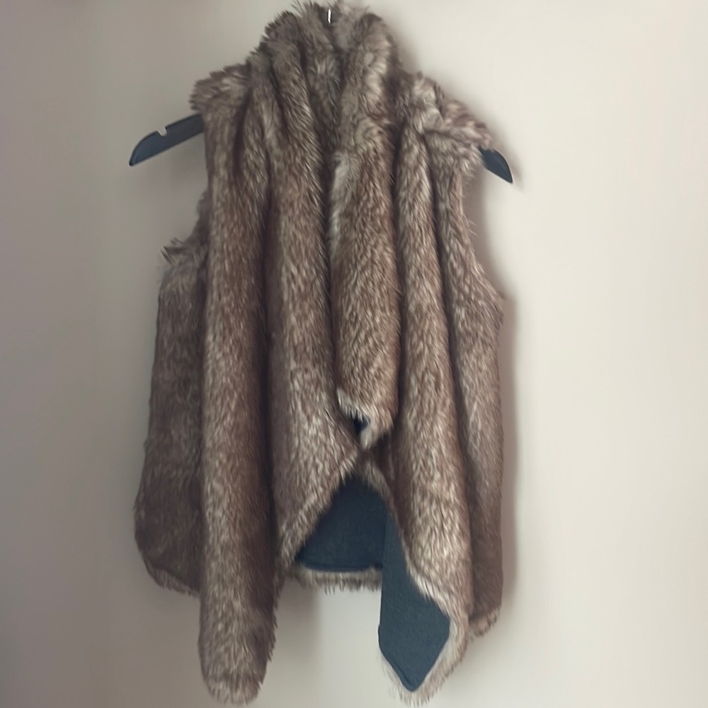Faux fur reversible vest size s